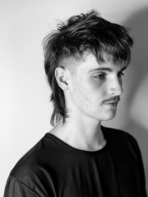 Modern day mullet punk rock mullet by @katne_sharpe Punk Mullet, Modern Mullet Haircut, Mens Mullet, Punk Mohawk, 1980s Hair, Monochrome Makeup Look, Short Mullet, Mohawk Hairstyles Men, Mullet Wig