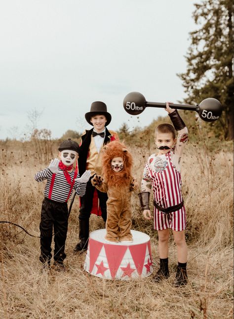 Circus Costumes Family, Spooky Carnival Aesthetic, Haunted Circus Costumes, Two Boys Halloween Costumes, Circus Costume Family, Clown Family Halloween Costumes, Circus Family Halloween Costumes, Circus Group Costume, Circus Animal Costume