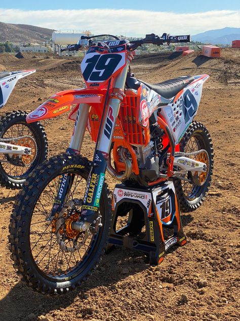 2021 KTM 450SX # 19 Ridden by Justin Bogle Ktm Enduro Motocross, Motocross Photography, Ktm 85 Sx, Ktm Enduro, Ktm Dirt Bikes, Ktm Motocross, Ktm 85, Wallpaper Carros, Pit Bikes