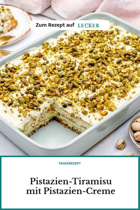 Ohne Ei: Dieses Pistazien-Tiramisu mit himmlischer Mascarpone-Pistazien-Creme ist unser Dessert-Highlight des Sommers! Grill Dessert, Tiramisu Dessert, Low Carb Meal, Food And Drink, Dessert, Baking, Quick Saves, Tiramisu