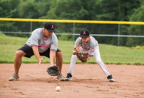 Scott Fujita’s article will cover drills to help improve players’ skills. The goal of this article is for youth who are just starting. The youth baseball drills is primarily focused on developing the fundamentals of baseball.  Baseball Drills Help Develop Skills for Young Players Surely your young players will get bored if you just teach them the same fundamentals over and over. Instead of doing basic hitting drills or indoor exercises, you should try the following drills. You will ma Youth Baseball Drills, Coaching Baseball, Baseball Coaching, Baseball Drills, Baseball Tournament, Coaching Techniques, Baseball Hitting, Little League Baseball, Coaching Tips