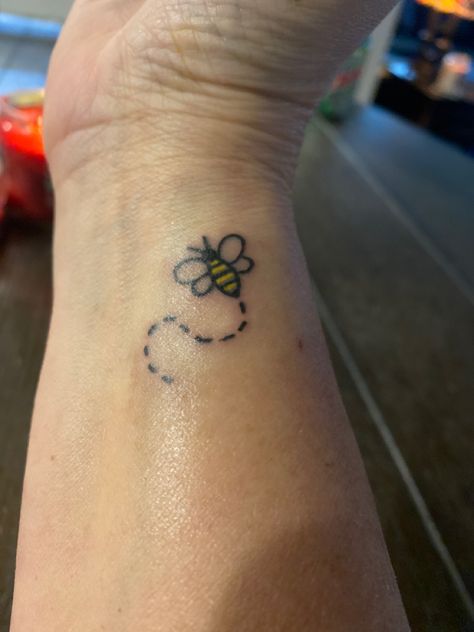 Matching Bee Tattoo, Small Bee Tattoo Simple, Bff Tats, Small Bee Tattoo, Small Bees, Honeymoon Planning, Bee Tattoo, Best Friend Tattoos, Tattoos For Daughters