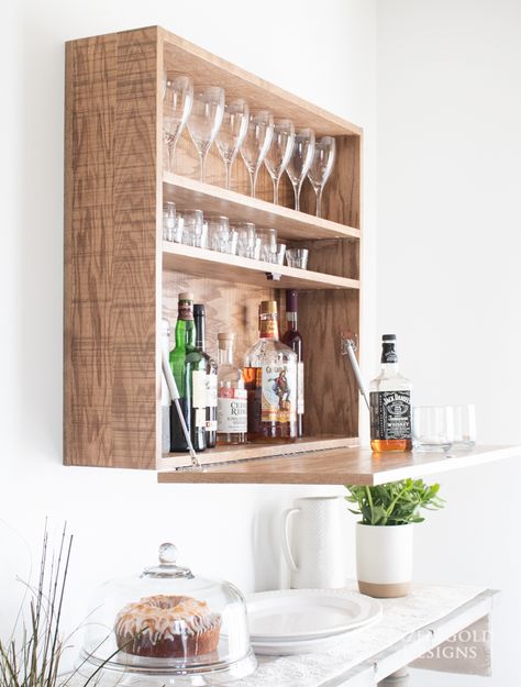 How to make a DIY wall-mounted bar cabinet Diy Liquor Cabinet, Wall Bar Cabinet, Murphy Bar, Wall Mounted Bar, Home Bar Cabinet, Cabinet Plans, Diy Home Bar, Diy Wand, Woodworking For Kids