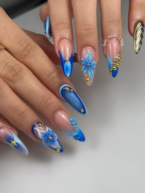 Blue Nails With Jewels, Nails Greece Vibe, Nails Art Bleu, Blue Freestyle Nails, Casa Azul Nails, Greece Holiday Nails, Cruise Nails Bahamas, Silver Blue Nails, Costa Rica Nails