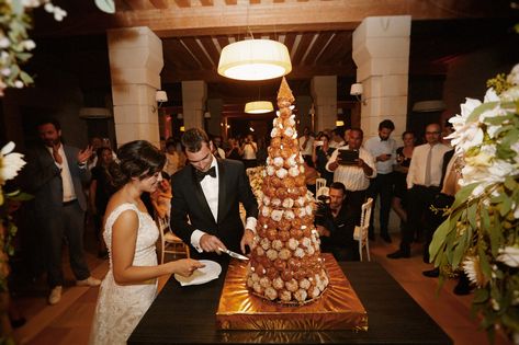 Croquembouche Wedding, French Wedding Cake, French Wedding Cakes, French Themed Wedding, Puff Pastry Cream Puffs, Puff Pastries, Wedding In France, Cream Puff, Multicultural Wedding