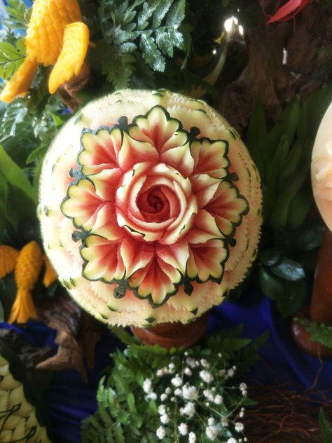 Carved Watermelon Fruits Carving, Carving Watermelon, Carved Watermelon, Watermelon Flower, Fruit Sculptures, Fruit Creations, Watermelon Art, Watermelon Carving, Amazing Food Decoration