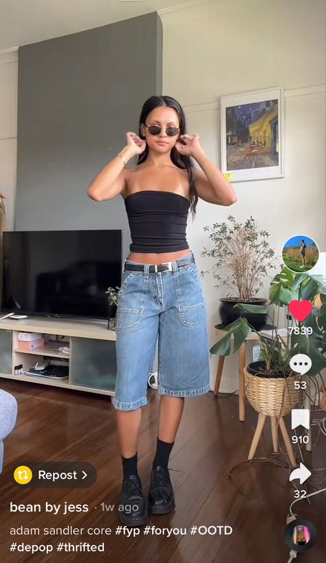 Long Shorts Women Outfits, Oversized Jorts Summer Outfits, Jorts Festival Outfit Women, Long Jean Short Outfits, Baggie Shorts Outfit, Summer Shorts Outfits Aesthetic, Long Shorts Outfits Women Summer, How To Style Long Jean Shorts, Camp Shorts Outfit