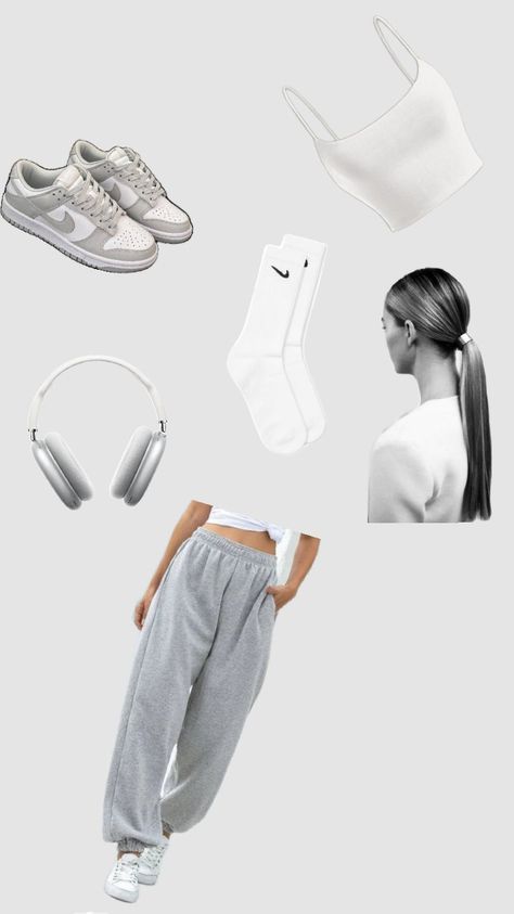 Outfit sport !! ⚽️🥇 Sporty Coquette, Sweatpants And Sports Bra Outfit, Clean Sporty Aesthetic, Y2k Sporty Outfits, Nike Sportswear Essential Bag, Sport Outfits