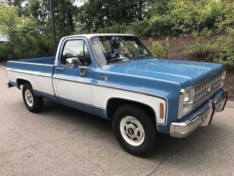 Vintage Chevy Trucks, Best Pickup Truck, Pick Up Truck, Lifted Chevy, Lifted Chevy Trucks, Chevy Pickup Trucks, Old Pickup Trucks, Classic Pickup Trucks, Square Body