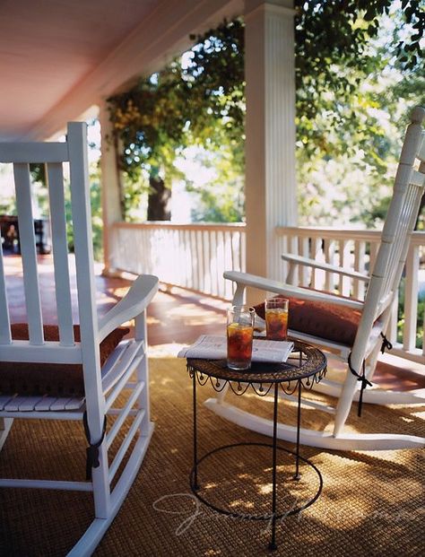 Front porch sitting and drinking a glass of iced tea...ahhhhh Patio Goals, White Rocking Chairs, Rocking Chair Front Porch, Big Porch, Southern Porches, Dwelling Place, Porch Life, Porch Sitting, Southern Home