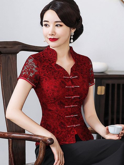 Modern Chinese Dress Fashion, Qipao Top Outfit, Woman Tops Blouses, Chinese Top Outfit, Chinese Dress Outfit, Chinese Dress Modern, Lace Cheongsam, Qipao Top, Chinese Top