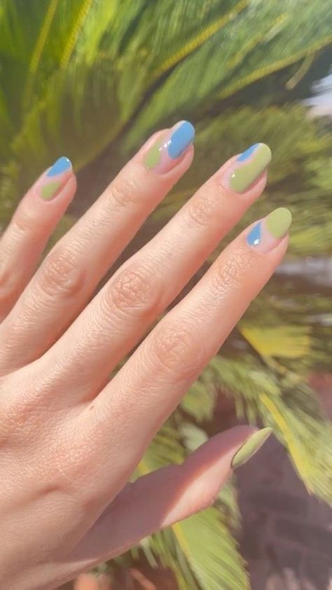 Shared by saralawson97. Find images and videos on We Heart It - the app to get lost in what you love. Blob Nails, Blue And Green Nails, Nails Inspiration Blue, Galaxy Nail Art, Blue Gel Nails, Simple Spring Nails, Green Nail Designs, Blue Nail Art, Pretty Nail Art Designs