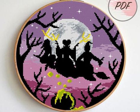 Witches Silhouette, Witch Cross Stitch Pattern, Counted Cross Stitch Patterns Free, Witch Cross Stitch, Moon Landscape, Cat Cross Stitches, Tema Disney, Disney Cross Stitch Patterns, Easy Cross Stitch Patterns