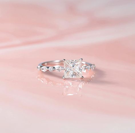 Princess Cut Engagement Ring Silver, Princess Cut Promise Rings, Princess Wedding Rings, Small Engagement Rings, Engagement Ring Marquise, Ring Princess Cut, Original Engagement Rings, Pretty Engagement Rings, Wedding Band For Women