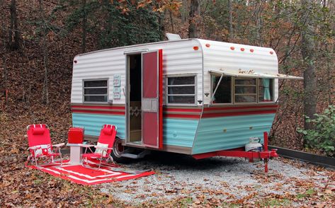 House Tour: A Cabin & Vintage Camper in North Carolina | Apartment Therapy Camper Vintage, Vintage Trailer Interior, Vintage Camper Interior, Vintage Camper Remodel, Old Campers, Trailer Interior, Vintage Rv, Travel Trailer Remodel, Vintage Campers Trailers