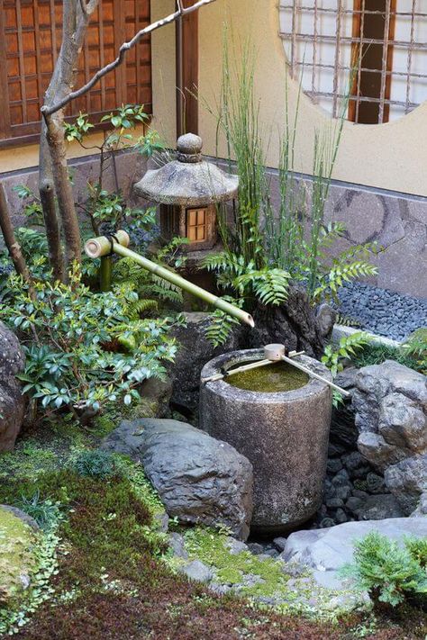 27 Spectacular Landscaping Ideas For Front Of The Home White Hydrangea Garden, Japanese Gardens Design Ideas, Spiral Garden, Small Japanese Garden, Japanese Garden Landscape, Zen Garden Design, Japan Garden, Meditation Garden, Japanese Garden Design