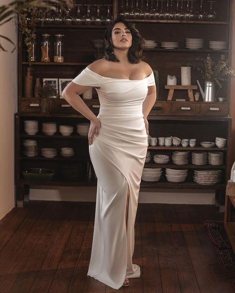 Long Sleeve Trumpet Wedding Dress Plus Size, Size 12 Wedding Dress Curvy Bride, Curvy Girl Wedding Dress, Renewal Dress, Wedding Dresses For Curvy Women, Curvy Wedding Dress, Dresses Corset, Curvy Wedding, Plus Wedding Dresses