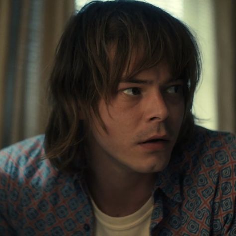 Fanfiction Characters, Stranger Things Jonathan, Charlie Heaton, Jonathan Byers, Duffer Brothers, The New Mutants, Tv Icon, Random People, Stranger Things Characters