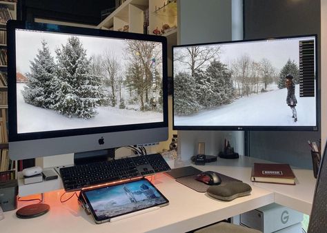 Imac Setup, Mac Desk, 3d Animator, Home Office Set Up, Work Essentials, Ikea Cabinets, Work Station Desk, Computer Setup, Office Set