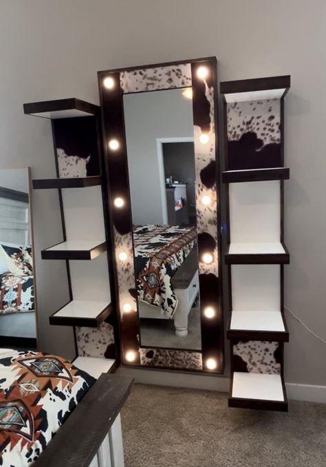 Western Shelves, Western Vanity, Western Home Decor Bedroom, Western Room Ideas, Western Mirror, I Love Cows, Cowgirl Room, Country Bedroom Decor, Glam Bedroom Decor