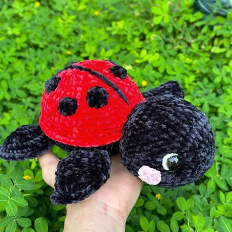 My crochet ladybug turtle bridges the gap between worlds! Who needs ordinary when you can merge critters into crafted wonders 🐞🐢 Crochet p… | Instagram Crochet Ladybug Pattern Free, Ladybug Crochet, Amigurumi Plushies, Crochet Ladybug, Crochet Plushies, Turtle Plush, Fun Crochet, Crochet Inspo, Fun Crochet Projects