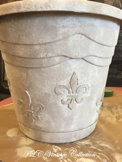 TLC Vintage Collection: Turn Plastic Pots Into "Stoneware" Deck Flowers, Paint Garden Pots, Painted Pots Diy, Sherwood Forest, Furniture Painting Techniques, Concrete Diy Projects, Plastic Plant Pots, Diy Flower Pots, Plastic Flower Pots