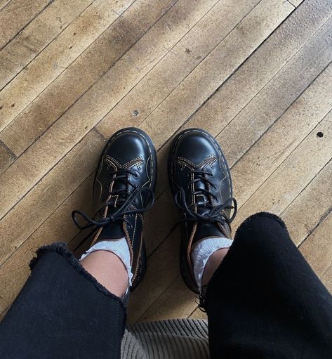 Platforms Aesthetic, Doc Martens Platform, Platform Docs, Styling Dr Martens, Platform Outfit, Dr Martens Platform, Monkey Boots, Church's Shoes, Dr Martens Outfit