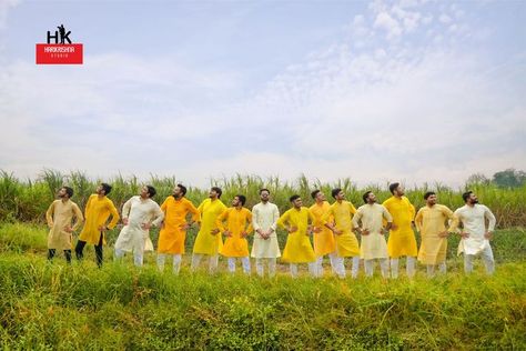 Haldi Photography Ideas For Groom, Haldi Video, Haldi Photography Ideas, Groom Haldi, Haldi Photography, Video Boy, Haldi Photoshoot, Groom Squad, Marriage Stills