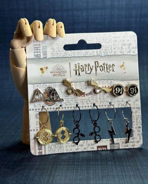 Harry Potter Sketch, Harry Potter Earrings, Harry Potter 9, Harry Potter Food, Harry Potter Jewelry, Harry Potter Outfits, Harry Potter Christmas, Harry Potter Hermione, Harry Potter 2