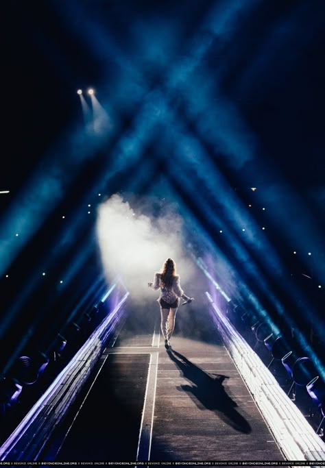 Washington, D.C. (July 27, 2018) - Beyoncé Online Photo Gallery Singer Aesthetic Stage, Famous Lifestyle, Career Vision Board, Dream Music, Singing Career, Beyoncé Giselle Knowles, Concert Aesthetic, Beyonce Queen, Beyonce And Jay