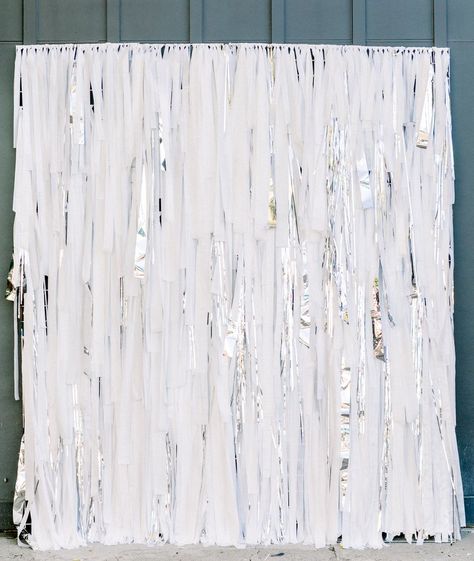 WHITE FRINGE BACKDROP White Tassel Backdrop, White Bachelorette Backdrop, White Tinsel Backdrop, Simple Fringe Backdrop, White Party Photo Backdrop, Gender Reveal Fringe Backdrop, Cloud 9 Photo Backdrop, Black And White Fringe Backdrop, All White Backdrop Ideas