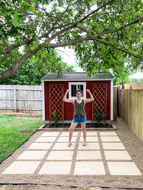 Learn how to build this DIY pea gravel and paver patio in your backyard in just a few days! A paver patio can be a lot of work, but this more casual version is really DIY-friendly! #backyard #patio #diypatio #diy Pea Gravel And Paver Patio, Gravel And Paver Patio, Diy Paver, Pea Gravel Patio, Pavers Diy, Diy Patio Pavers, Gravel Landscaping, Pavers Backyard, Diy Backyard Patio