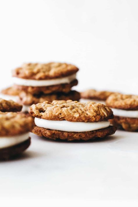 Making Oatmeal Cream Pies at home is easy and so delicious Homemade Oatmeal Cream Pies, Oatmeal Creme Pies, Oatmeal Cream Pie, Little Debbie Snack Cakes, Oatmeal How To Make, Cream Pie Filling, Oatmeal Creme Pie, Oatmeal Cream Pies, Homemade Oatmeal