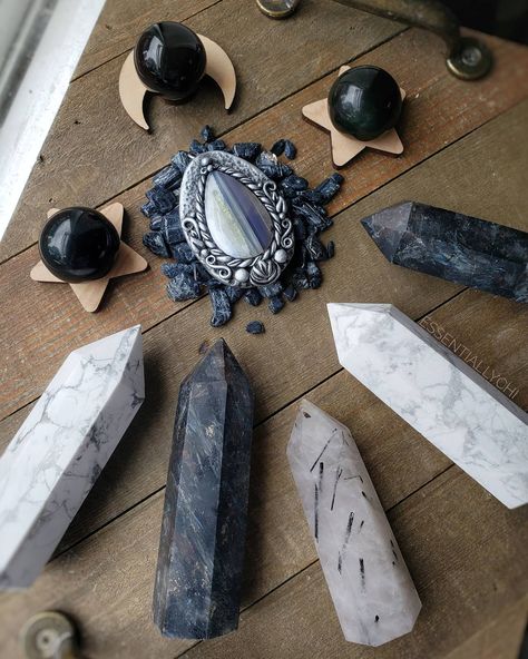 "Always stand up for what you believe even if you're the only one standing".  Getting all kinds of witchy vibes from these crystals.   Howlite Tourmalated Quartz Arfvedsonite rainbow Obsidian all all great grounding stones to help you keep centered and standing strong.  You can read more about their properties in their listings.   Have a magical Thursday! Grounding Stones, Tourmalated Quartz, Rainbow Obsidian, Witchy Vibes, Crystal Shop, Crystal Jewelry, Stand Up, Read More, Rainbow