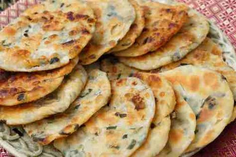 Shallot Pancakes, Chinese Pancake, Pancake Roll, Asian Flavors, Be Merry, Pancake Recipe, Shallots, Food Festival, Asian Food