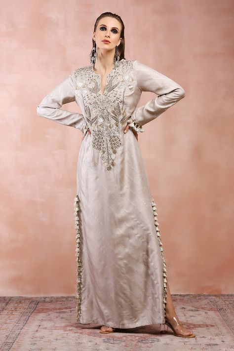 Shop for these amazing collections of Grey Dola Silk Embroidery Gota Notched Bagh Kaftan For Women by Payal Singhal online at Aza Fashions. Satin Kurta, Bridesmaid Outfits, Kurta Lehenga, Kaftan For Women, Payal Singhal, Embroidered Kaftan, Wedding Inside, Silk Kaftan, Anarkali Gown