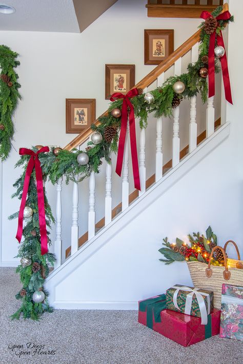 Garland On Stairs, Stairway Garland, Christmas Garland On Stairs, Gasparilla Inn, Christmas Banister, Christmas Stairs Decorations, Christmas Stairs, Stairs Renovation, Christmas Staircase