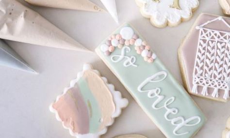 Ombre Cookies Royal Icing, Royal Icing That Tastes Good, Best Tasting Royal Icing Recipe, Best Tasting Royal Icing, Cookie Glaze Recipe, Flood Icing, Cookie Decorating Icing, Cookie Glaze, Powdered Sugar Glaze