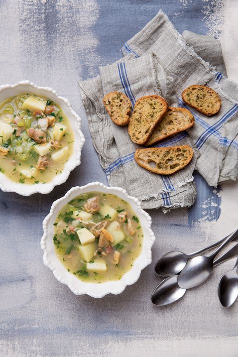 Clear Broth Clam Chowder | Rhode Island Recipe Rhode Island Clam Chowder, Fish Chowder, Food Soup, Seafood Chowder, Chowder Recipe, Clam Recipes, Savory Soups, Island Food, Soup And Stew