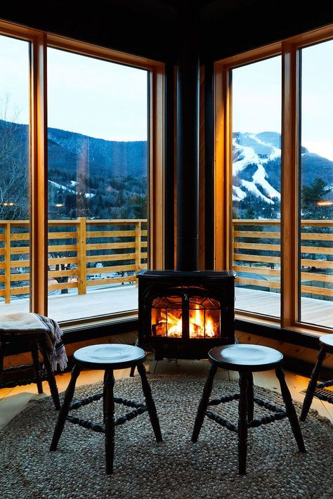 Sunroom Fireplace, Corner Wood Stove, Extension Veranda, Three Season Porch, Three Season Room, Corner Furniture, Wood Stove Fireplace, Winter Weekend, Sunroom Designs