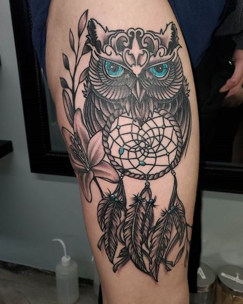 bird beautiful tattoo Mandala Dream Catcher Tattoo, Animal Dream Catcher, Owl Dreamcatcher Tattoo, The World Tattoo, Simple Mandala Tattoo, Tattoos Owl, Mandala Owl, Dreamcatcher Tattoos, Tattoo Dream