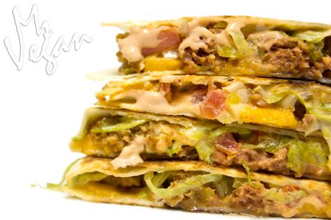 Big Mac Quesadilla, Vegan Big Mac, Quesadilla Burgers, Vegan Veggie Burger, How To Make Quesadillas, Quesadilla Recipe, Veggie Lasagna, Vegan Mexican Recipes, Clean Eating Lunch