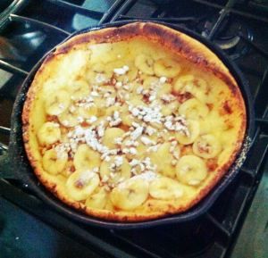 Bananas Foster German Pancake Cafe Treats, Dutch Baby Pancake Recipe, German Pancakes Recipe, French Toast Pancakes, German Pancakes, Banana Pancakes Recipe, Bananas Foster, Fruit Dishes, Delicious Breakfast Recipes