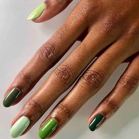 Nail Art Vert, Olive Nails, St Patricks Day Nails, Green Nail Designs, Dipped Nails, Minimalist Nails, Dream Nails, Pretty Acrylic Nails, Green Nails