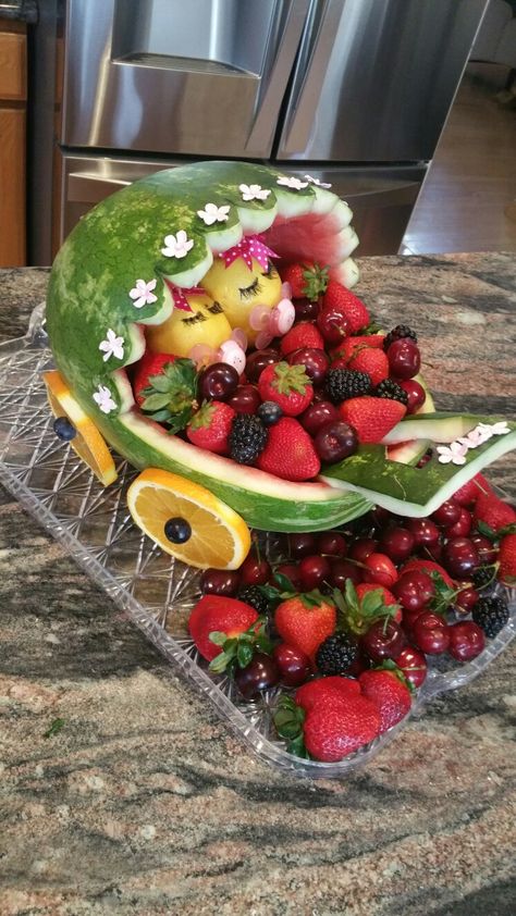 Baby carriage Baby Shower Fruit Tray Ideas, Fruit Carriage, Fruit Arrangements Diy, Fruit Baby Carriage, Shower Fruit Tray, Alice In Wonderland Tea Party Food, Baby Shower Fruit Tray, Baby Showe Ideas, Fruit Tray Designs