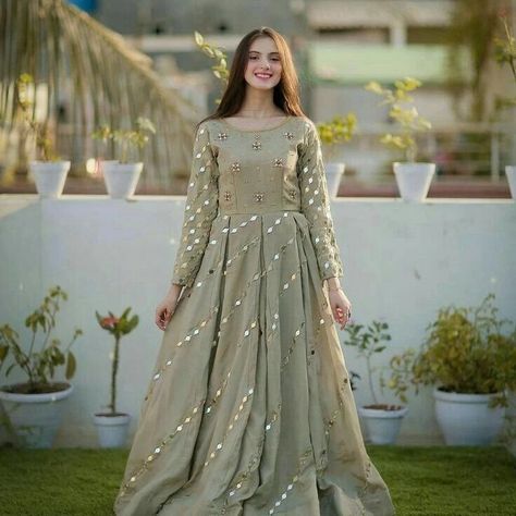 Latest Long Frock Designs, Mahnoor Sheikh, Long Frocks For Girls, Plazo Kurti, Maxi Frocks, Pakistani Women Dresses, Long Frock Designs, Lace Dress Design, Dresses Dinner Party