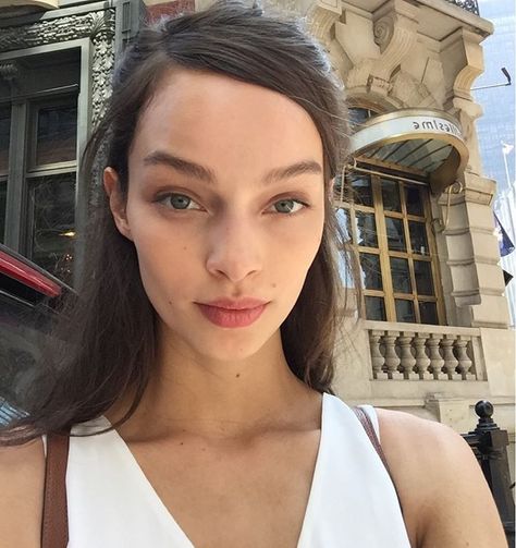 Luma Grothe || Instagram Infallible Foundation, Luma Grothe, Natural Makeup Tips, Vogue Models, Model Casting, Rms Beauty, Natural Eye Makeup, Natural Makeup Looks, Fitness Beauty