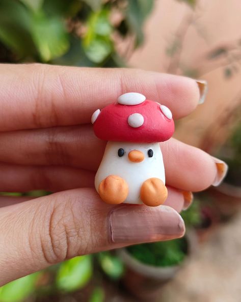 Mushroom duckie 🍄 #claycharm #desk friend #keychain Tiny Clay Plants, Easy Clay Mushroom, Airdryclay Ideas Simple Cute, Small Clay Mushroom, Mushroom Art Clay, Mini Clay Ideas Couples, Easy Polymer Clay Animals, What To Make Out Of Clay Ideas, Air Dry Clay Ideas Animals