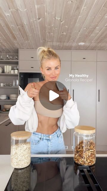 LINN LOWES - WORKOUTS on Instagram: "This is my 10/10 Granola Recipe I make all the time. It’s absolutely delicious, chunky, crunchy & healthy! I use it as topping of my Greek Yoghurt bowl pretty much every day   Put oven at 150 degrees celsius (300f)   🤍 Start mixing:  4 dl (1,7 cups) Rolled Oats 
3 dl (1,3 cups) Chopped nuts of your choice (I used Walnuts, Almonds, Pecans & Hazelnuts)  2 dl (0,8 cups) Seeds of your choice (I used pumpkin seeds)  2,5 dl (1 cup) Water  0,5 dl (0,25 cup) Olive Oil  0,5 dl (0,25 cup) Honey  .. sprinkle some pumpkin spice or cinnamon on top (I love this but it’s of course optional)   Mix throughly and spread the mix on a baking sheet.  Place in the middle or lower part of oven to avoid the granola from getting burnt and to make it easier for you to open up t Yoghurt Granola Bowl, Granola Yoghurt Bowl, Linn Lowes, Yoghurt Bowl, Granola Recipe Healthy, Juicer Recipes, Granola Healthy, Granola Recipe, Granola Recipes