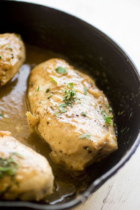 Easy Maple Dijon Chicken | Have dinner on the table in no time with this quick and easy weeknight recipe for mustard baked chicken! Just 5 ingredients, and ready in half an hour - a great 30 minute meal for the whole family. One of our favorite roasted chicken recipes for healthy meal prep! With boneless, skinless chicken breasts and an easy maple dijon sauce. Mustard Sauce For Chicken, Maple Dijon Chicken, Maple Chicken, Vegan Steak, Dijon Chicken, Mustard Recipe, Quick Salads, Favorite Recipes Chicken, Chicken Life